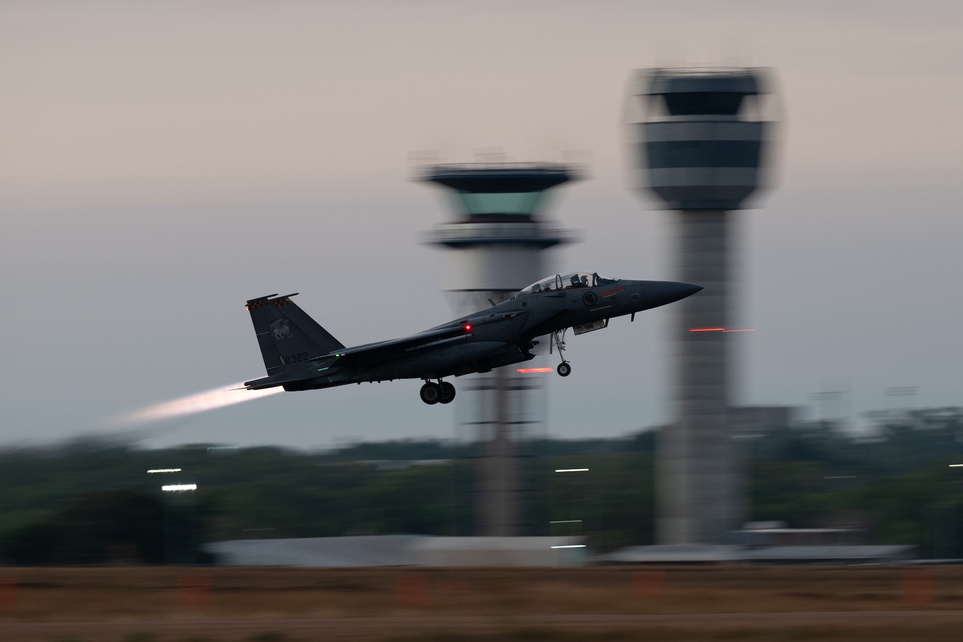 RSAF F-5 & 言い表し Apacheピンバッジ まとめ シンガポール空軍